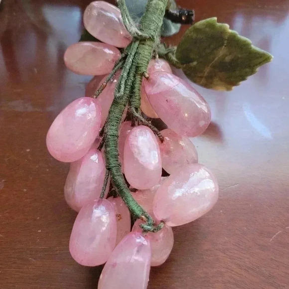Vintage Mid-Century Rose Quartz Stone Grapes - Picture 4 of 5